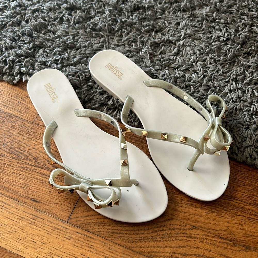 Melissa Harmonic Studs Champagne Gold Thong Sandals Studded Bow Vegan Size 9